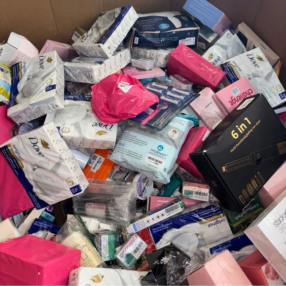 Small box Amazon Walmart Mystery Boxes Bundle New Overstock Liquidation - Picture 7 of 10